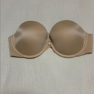 Wacoal Amazing Assets Smoothing Strapless Push Up Bra 854220 size 32C beige.
